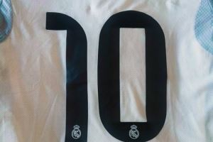 致敬传奇！居勒尔社媒晒莫德里奇10号球衣🤍