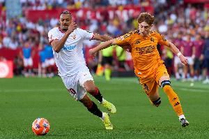 记者：穆尼奥斯转会费500万欧+100万欧浮动，将与奥萨苏纳签约5年