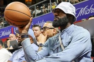 Spears：詹姆斯退役告别巡演或将开启 规格可以参照当年的贾巴尔