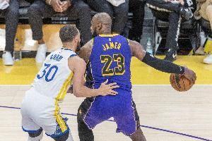 NBA生涯总薪资Top25：詹姆斯5.84亿力压库里 KD第6 东契奇第24