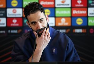 每体：阿莫林肩负复兴曼联的地狱级难度任务，铁腕治军开启新时代