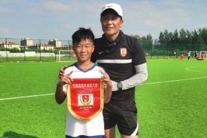 华裔少年在亚泰训练，父亲：亚泰硬件设施比不少欧洲俱乐部还要好