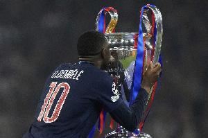 队报：夺欧冠后巴黎一改无球星集体原则，公开声援登贝莱夺金球