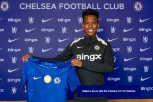 马雷斯卡谈埃斯特旺：他和帕尔默一样可边可中，不能给他太大压力