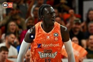 记者：奇才与阿科尔达-加克签下一份Exhibit 10合同