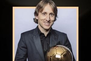 金球奖官方社媒晒海报，祝2018年金球奖得主魔笛39岁生日快乐