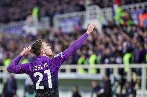 记者：亚特兰大1200万欧报价戈森斯，目前佛罗伦萨不想放人