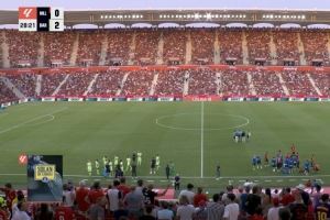 费兰-托雷斯进球被判有效，马洛卡球迷不满判罚全场高呼：滚出去