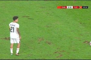 马德兴评U22国足比赛场地：能用吗？这种场地联赛都没考验过