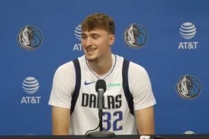 弗拉格：我叫队内所有人大叔 想让他们觉得自己很老😂