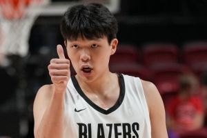 状态越来越好！媒体人：杨瀚森三分回应 他的远投真是自信发炮