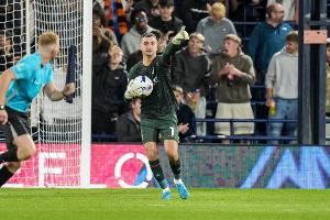 卢顿门将：老友威尔希尔成为自己主教练很奇怪 会靠实力争取首发