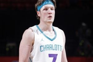 即战力！黄蜂4号秀克尼佩尔生涯前三场场均15分 目前三分19中11