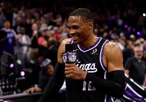 无保障底薪还要啥自行车？威少本季三分命中率39.4% 职业生涯新高