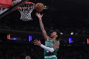 板凳尖兵!安芬尼·西蒙斯本赛季多次替补25+5三分 联盟首位